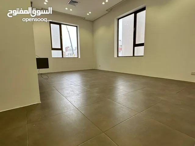 135 m2 3 Bedrooms Apartments for Rent in Hawally Other