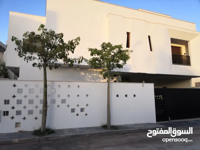 500 m2 5 Bedrooms Villa for Rent in Tripoli Salah Al-Din