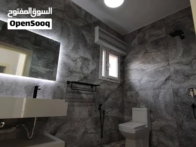 شقة في السراج بجانب صالة  أفراح رويال