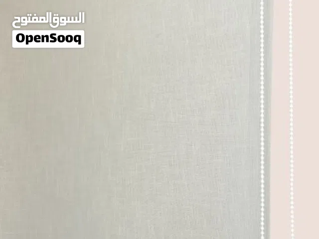 ستائر وأقمشة بلاك أوت عازلة لأشعة الشمس والضوء بالكامل، توفر حماية مثالية وراحة مطلقة لعام 2026