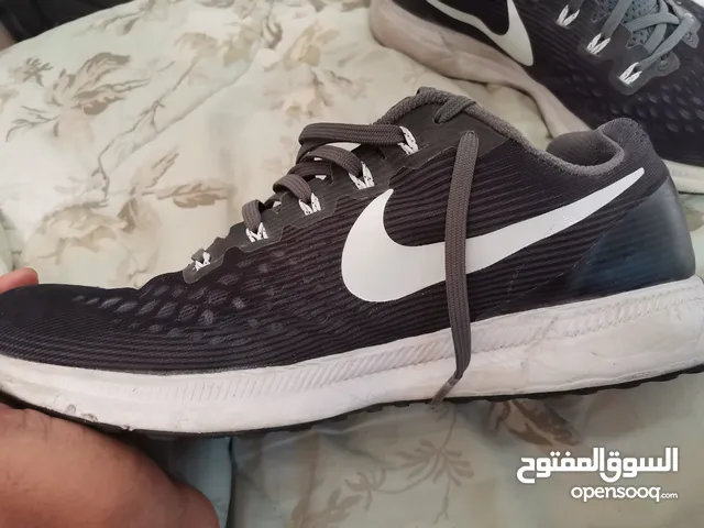 Nike zoom Pegasus good condition size US11