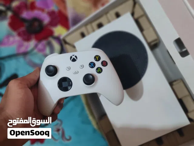 اكس بوكس سيريس اس 512GB بحالة ممتازة مع كيم باس مجانا شهر اقرا الوصف