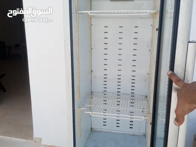 Vitrine réfrigérée verticale en bon état