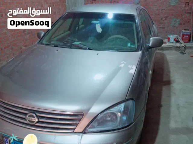2013 نيسان صني SL