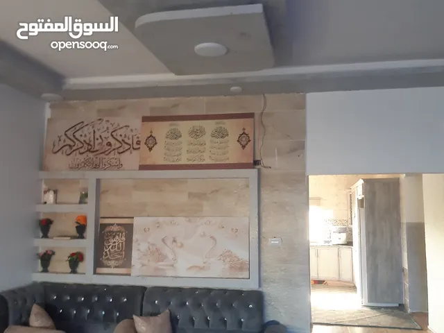 160 m2 4 Bedrooms Townhouse for Sale in Mafraq Rhab