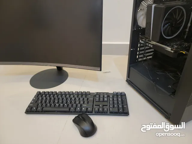 قيمينق pc مع شاشه سامسونج للبيع نظيف بدون اي عيوب