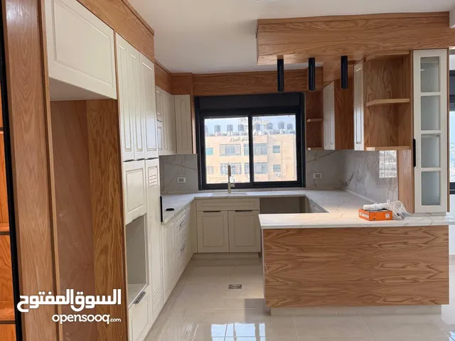 روف بمساحة 351م باطلاله بانورامية واسعة وتشطيب سوبر ديلوكس.