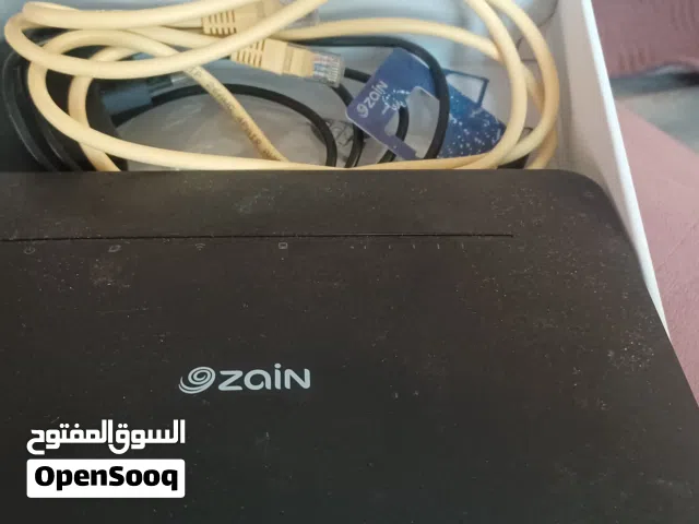 جهازين راوتر   الأول راوتر زين g4 مستعمل بدون خط   الثاني راوتر هواوي بدون خط 5g قابل للتفاوض