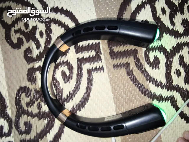 شاحن بطاريات وبطل بوليش وعصاره ما اعرف مال شنو وهاي بنكه محموله تنحط على الوجه