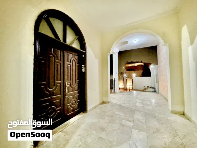 One bedroom and a living room     غرفة نوم واحدة وغرفة معيشة