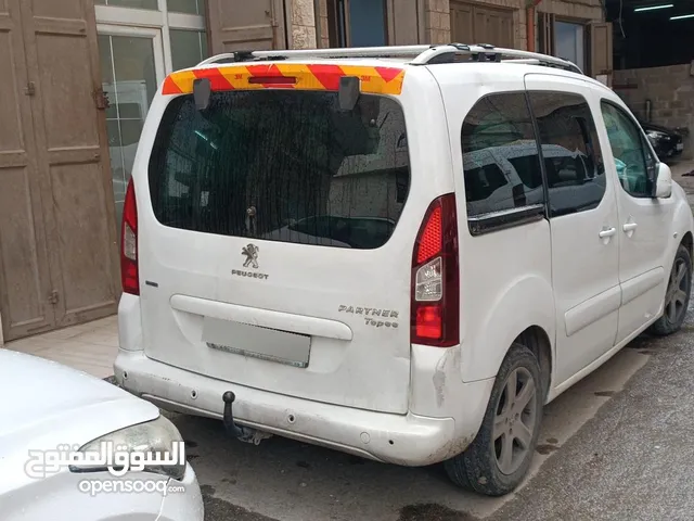 بيجو بارتنر 2016 ممتازة السيارة المعني يتواصل معي
