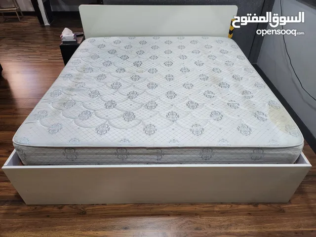Bed with Mattress (180x200cm)