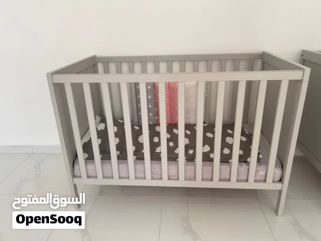 تخت بيبي بحالة الوكالة
