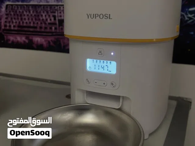 معلف للطيور والقطط والدواجن