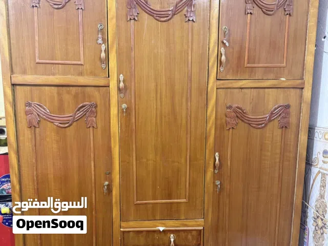 كنتور للبيع 3ابواب بحالة ممتازة ونضيف شبة جديد استخدام نضيف خالي من اي عيوب او كسور