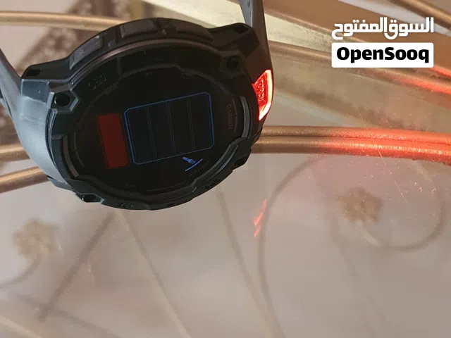 ساعه المزوده بكشاف قوي ومميزات جديده الفئه الجديده instinct3 amoled الفئه الجديده