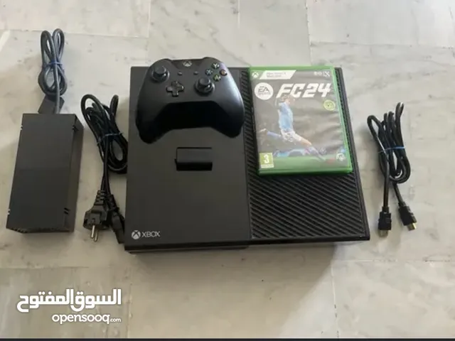 Xbox one with fc 24 and accessories