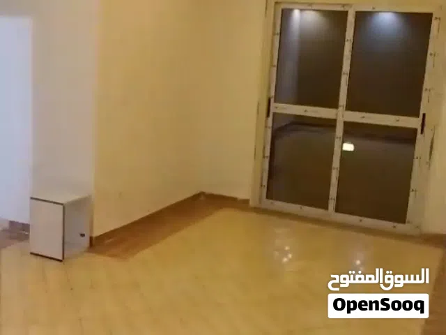 شقه للبيع في اكتوبر منطقه ال 800 فدان