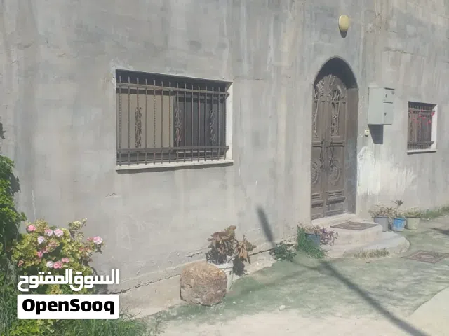 200 m2 5 Bedrooms Townhouse for Sale in Nablus Qusin