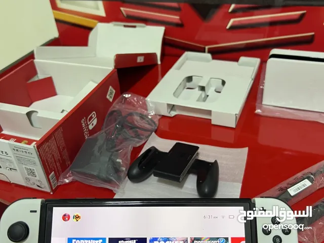 Nintendo Switch Oled قمه في النظافه  شبه جديده مع جميع ملحقاتها