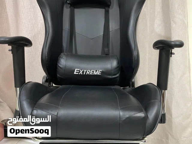 كرسي ألعاب لون اسود
