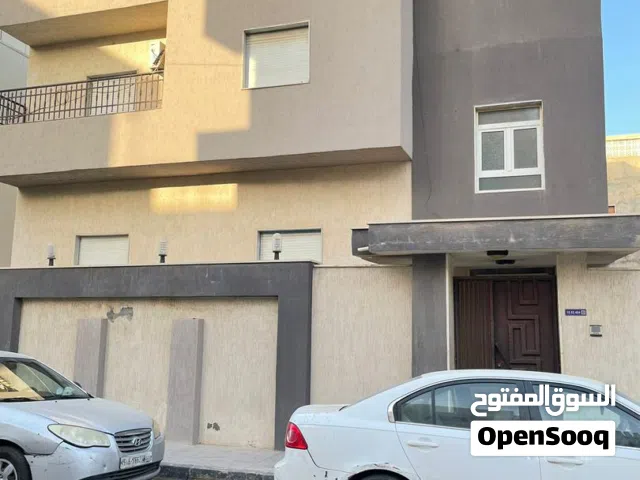 فيلا بدروم ودورين للايجار تصلح تجارية او سكنية في النوفليين موقع ممتاز