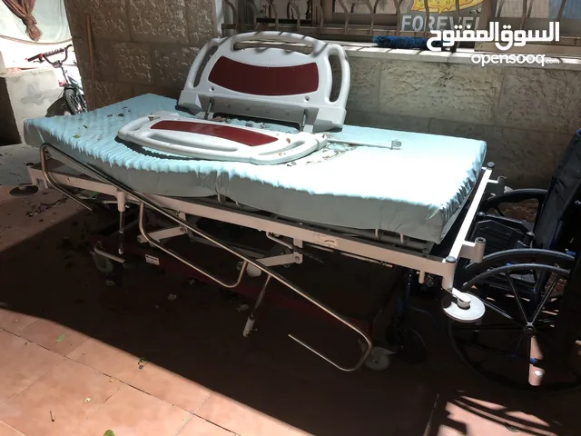 سرير طبي يعمل يدويا