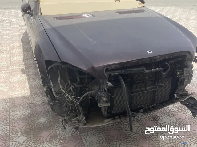 يتوفر لدينا جميع القطع الغيار و نقوم بتوفر جيمع القطع الغيار من الشارقه ع حسب طلب لكزس كامري مرسيدس