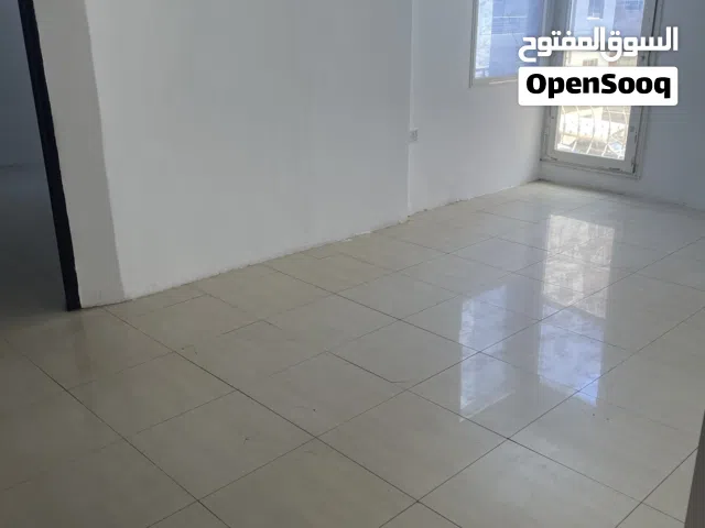 للإيجار شقه في حولي