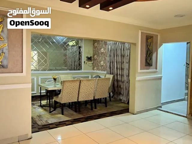 600 m2 More than 6 bedrooms Townhouse for Sale in Northern Governorate Madinat Hamad