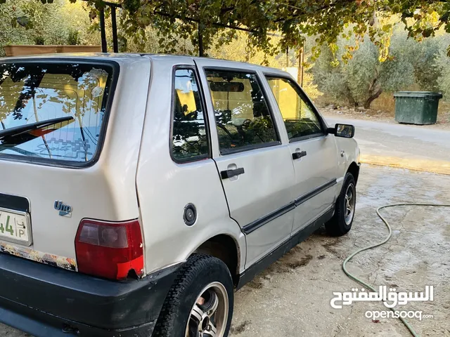 فيات اونو 1984