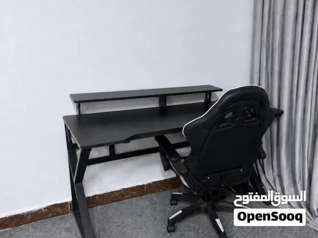 ميز كيمنك للبيع مع كرسي ب150 الف بس