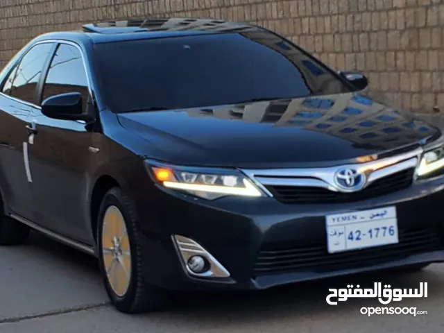 اطلق كامري هايبرد في صنعاء على الشرط والضمان ماشيه 77 الف فقط السياره فل كامل تبعي شخصيا اصفار
