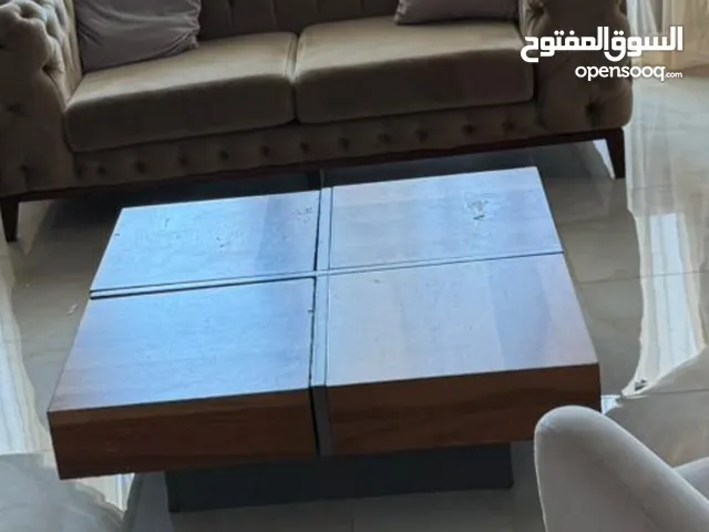 طاولة شبه جديده خشب بحرينى