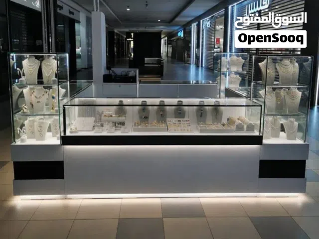 كشك عرض 8 قطع مع شاشة