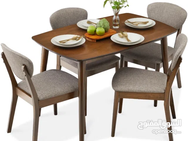 طاولة من  IKEA مع 4 كراسي للبيع بسعر جدا مناسب