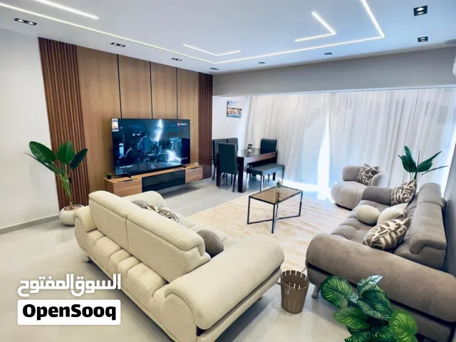 شقة للبيع بالفرش والاجهزة ابراج الشرطة كورنيش النيل المعادى طرة صف اول  فرش مودرن اول سكن