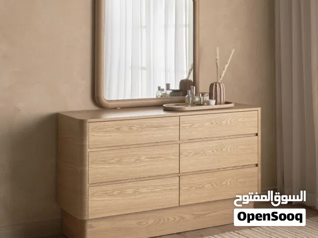 Dressing table with 6 drawers and mirror- طاولة تسريحة ب 6 ادراج و مراه