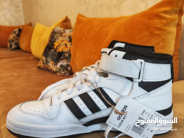 42 Sport Shoes in El Jadida