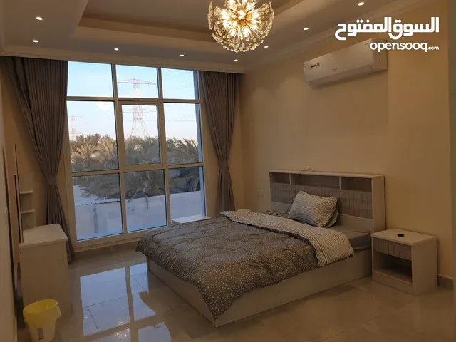 للايجار الشهري فيلا مفروشة خمس غرف ومجلس وصالتين