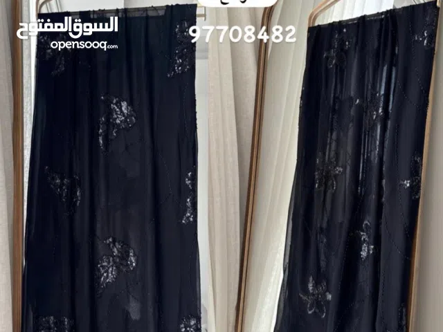 شيله لون اسود عريضه شكل راقي جدا للعباياًتو المخور العيد