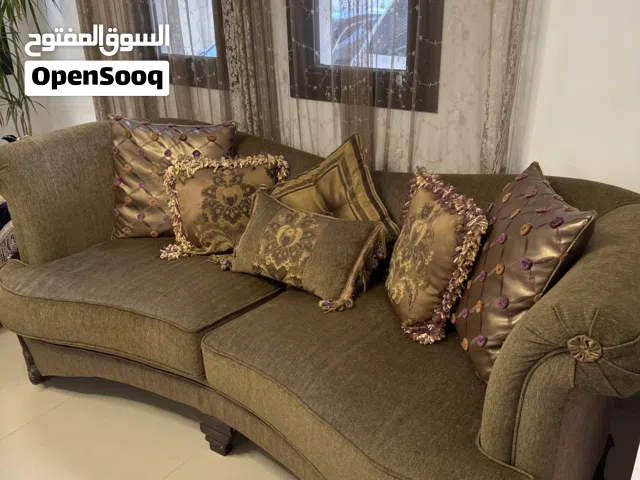 غرفة جلوس فاخرة بحالة ممتازة للبيع