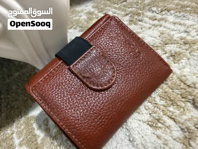 محفظة جلد جيدة جدا
