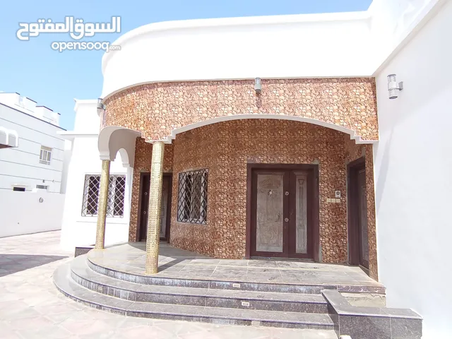 250 m2 3 Bedrooms Villa for Rent in Muscat Al Maabilah