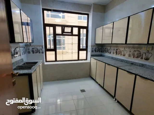 700 m2 4 Bedrooms Apartments for Rent in Sana'a Bayt Baws