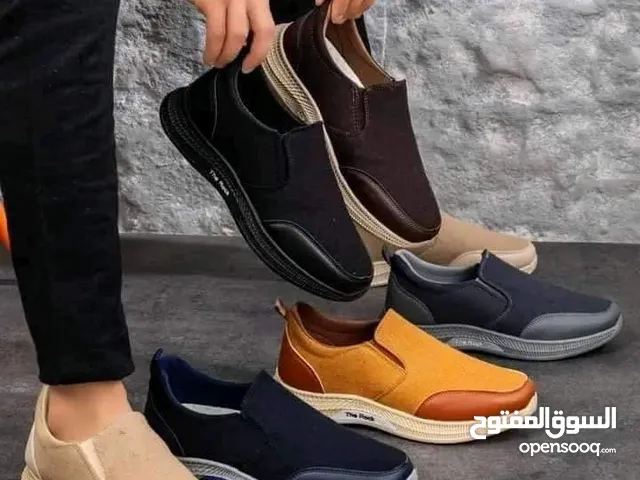 35 Sport Shoes in Benghazi