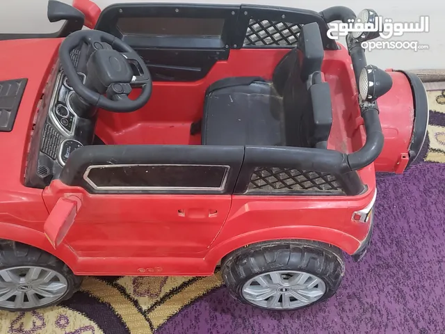 سيارة اطفال لبيع بحالة ممتازة 6محركات وارد الخليج