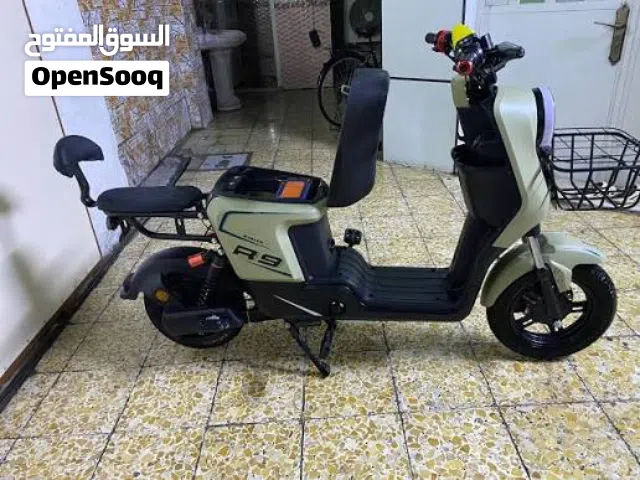 R9 للبيع بدون بطاريات