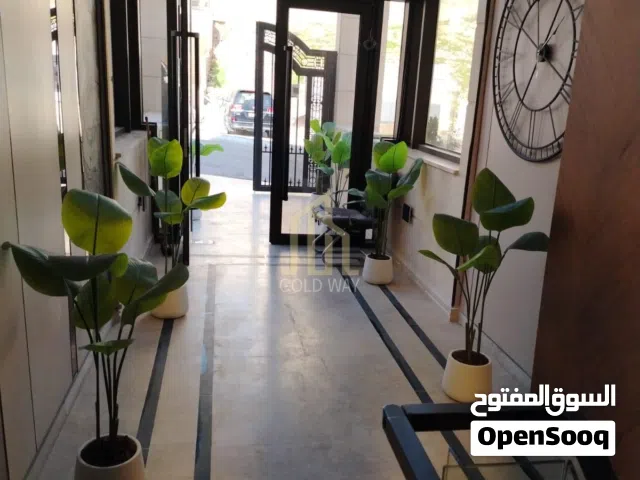 بالقرب من السفارة السعودية شقةأرضية 210م في عبدون بسعر مغري / ref 1059