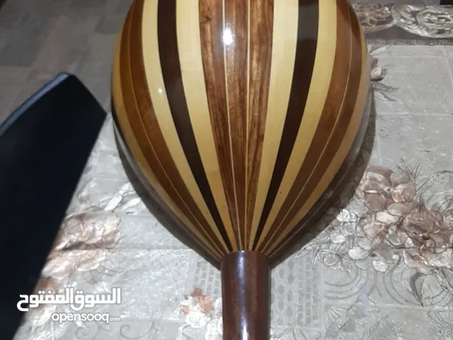عود عراقي احترافي دوسه من العراق للبيع المستعجل اشتريته 250د سعر البيع 125د قابل للتفاوض للعازفين